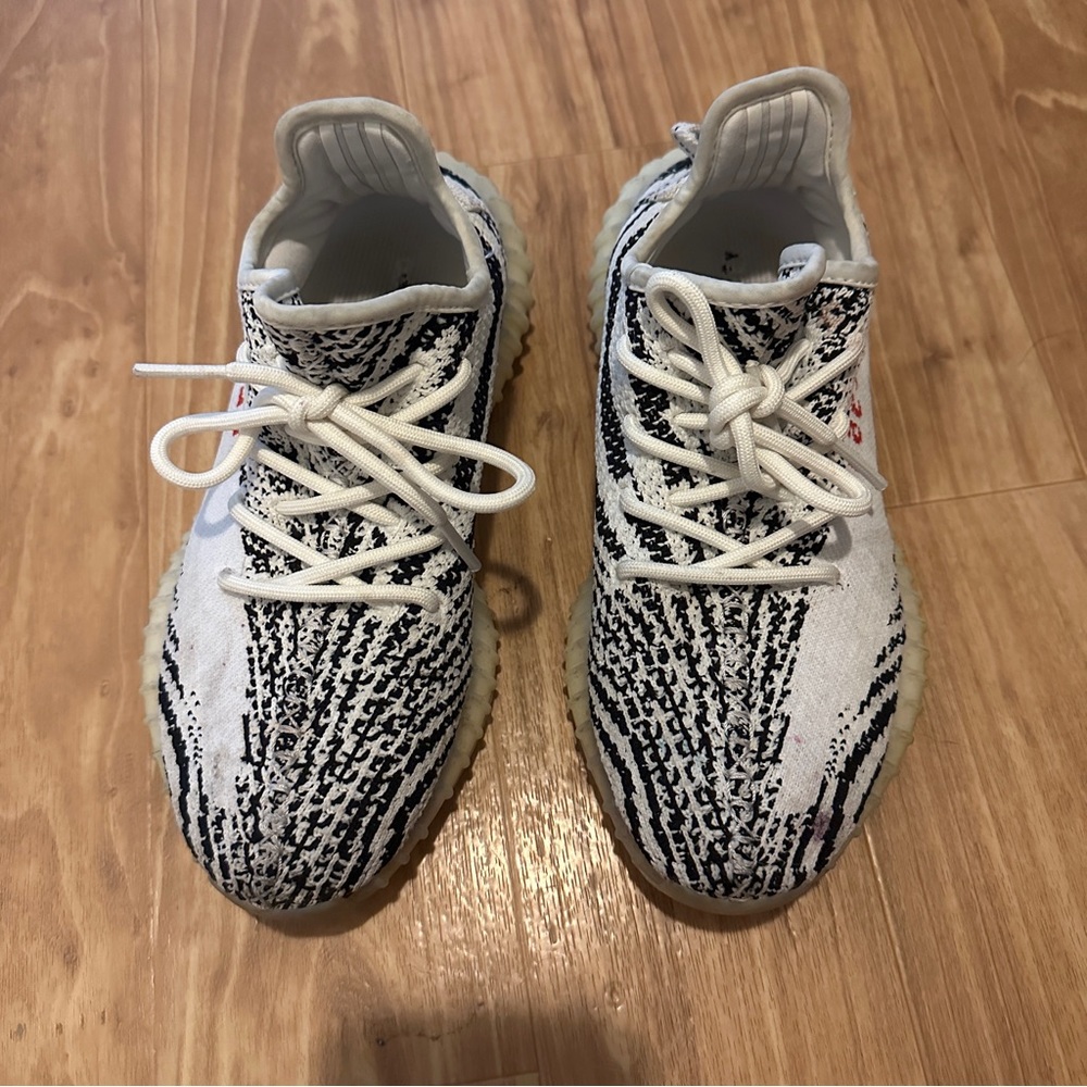 Yeezy Boost 350 V2 Zebra